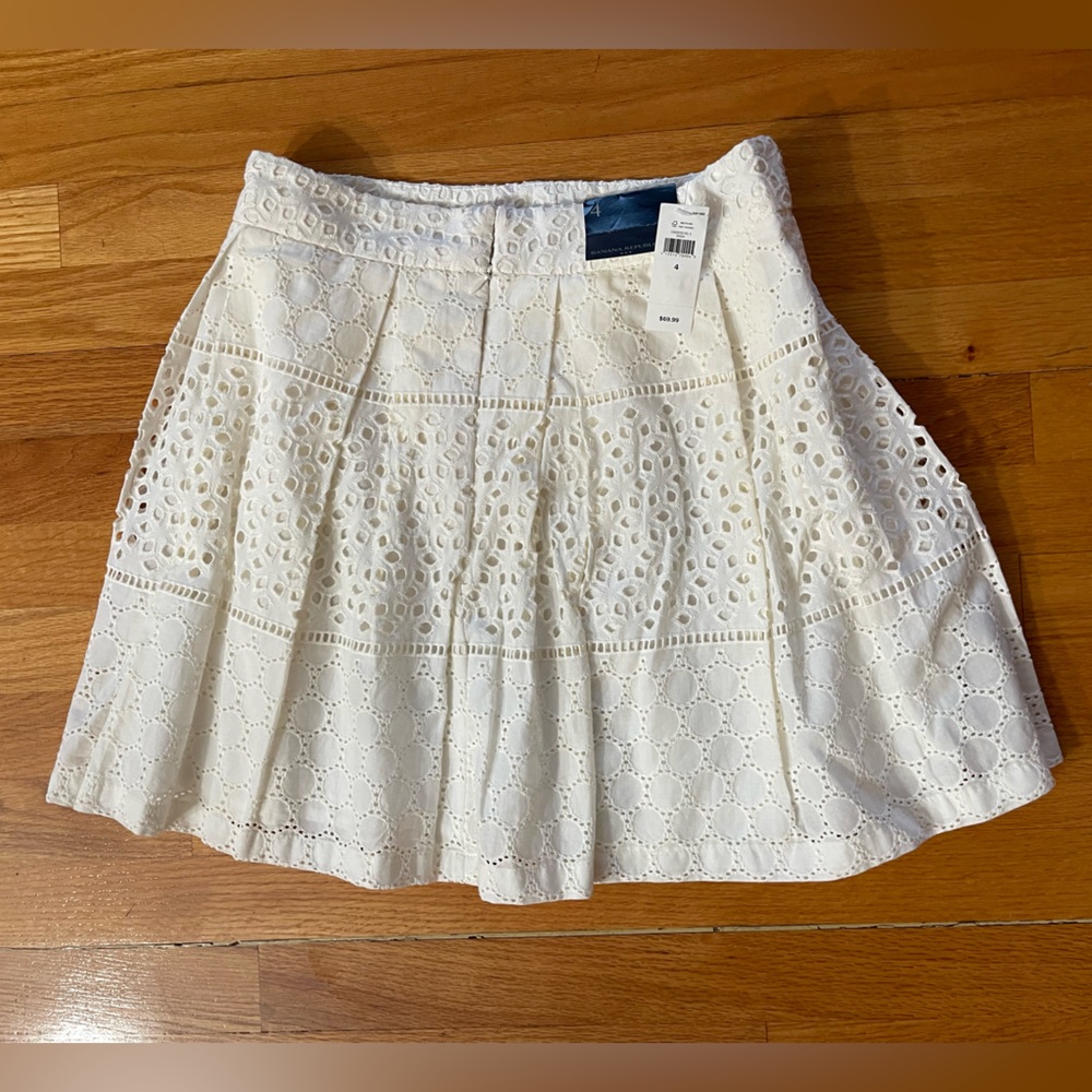 Beautiful Banana Republic preppy eyelet skirt: NWT